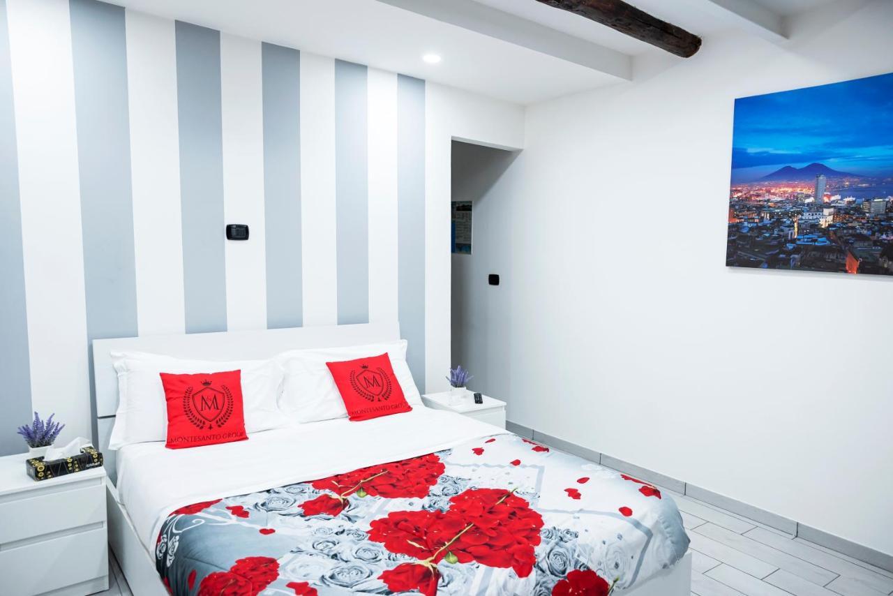 Montesantogroup Holiday House نابولي المظهر الخارجي الصورة